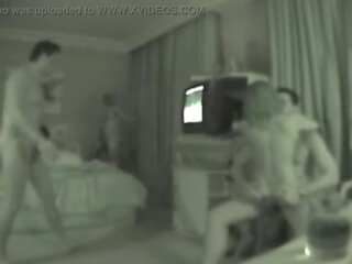 Swingers vardır filme gizlice sırasında gece arasında grup erişkin video ve giyisi degiştirme odası