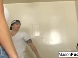Mason on a hardcore köögis kuradi koos tema poiss-sõber.