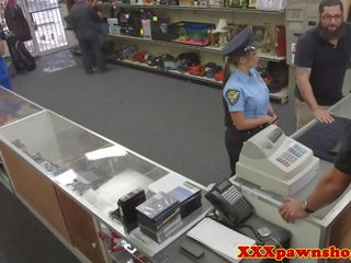 Reāls pawnshop netīras video ar bigass policists uz uniforma