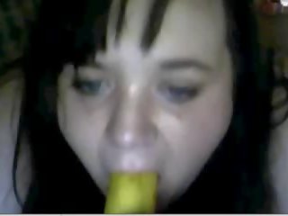 Girl from US deepthroats a banana on chat roulette hot