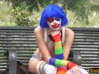 Frown клоун mikayla има безплатно изпразване на уста